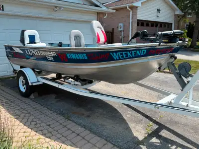 1996 LUND 16' Rebel, New carpet. new floors and new foam. Hull is very clean with no leaks. 60hp Joh...