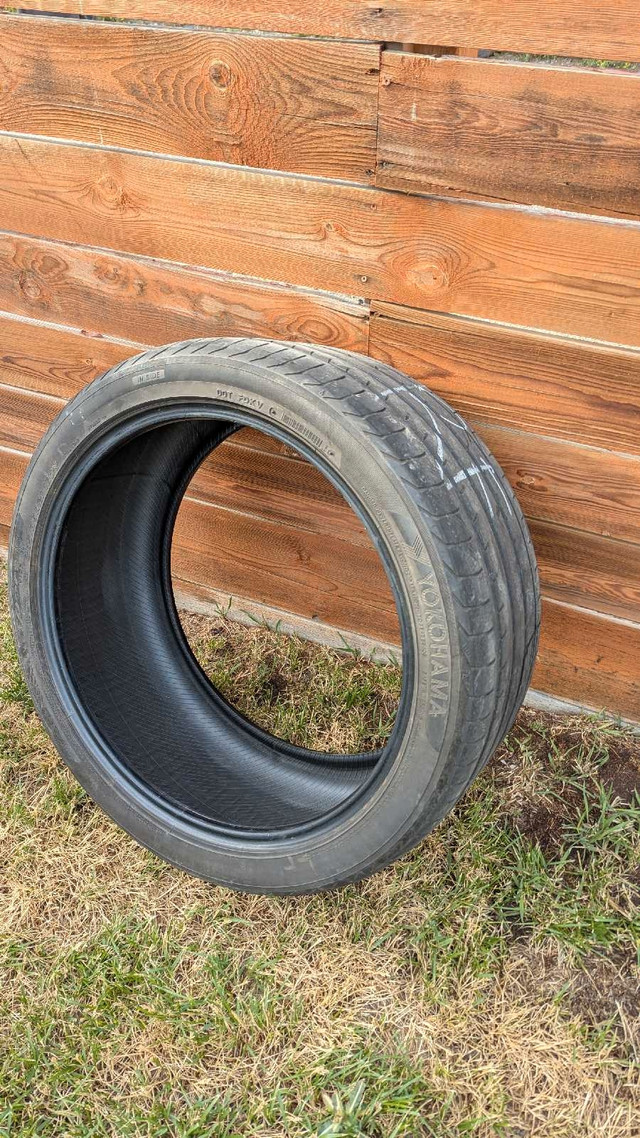 295 35 21 Yokohama Tires in Tires & Rims in Calgary