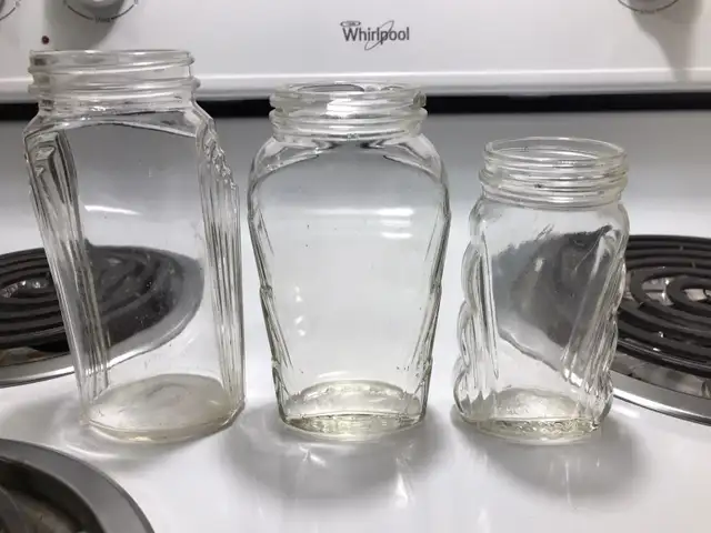 Group of 3 - 1930’s era Art Deco Styled Jars .  in Arts & Collectibles in Sarnia - Image 2