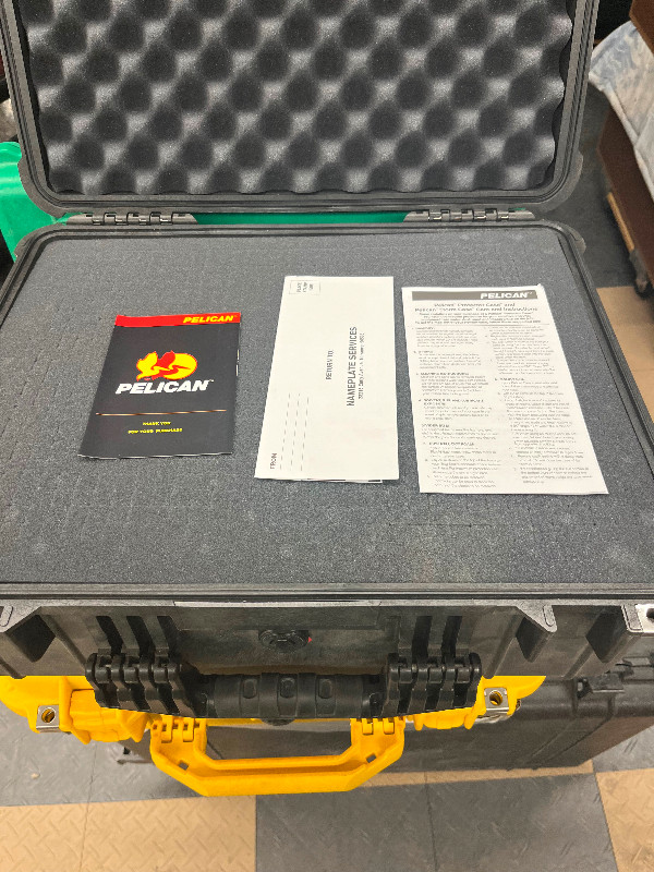 LARGE PELICAN CASE 1550 WITH FOAM in Performance & DJ Equipment in Calgary