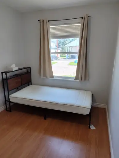 Room for rent near McMaster