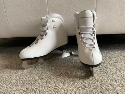 Kids ice hockey / figure skates, View more