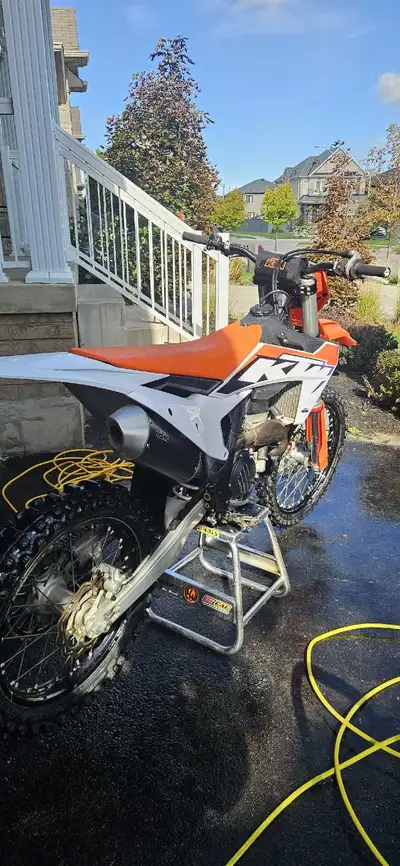 2023 ktm 250sxf perfect condition ready to ride race tech suspension 60 hours on meter have spare sa...