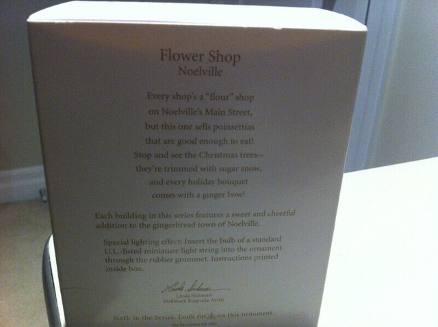 Hallmark - 2011 'Flower Shop Noelville' Ornament in Arts & Collectibles in Ottawa - Image 3