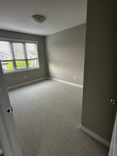 Only For Girls Rent: $700/month (Includes all utilities: Hydro, Heat, Water, Wi-Fi, and Parking) loo...