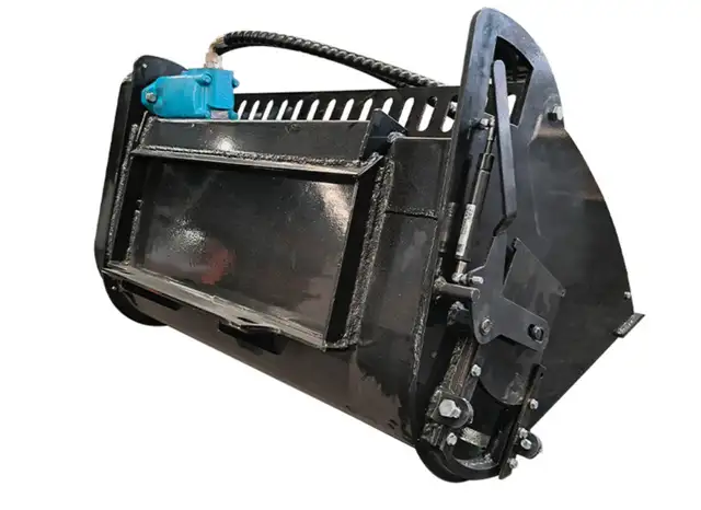 AGT Mini Skid Steer hydraulic concrete mixer in Other in Muskoka - Image 4