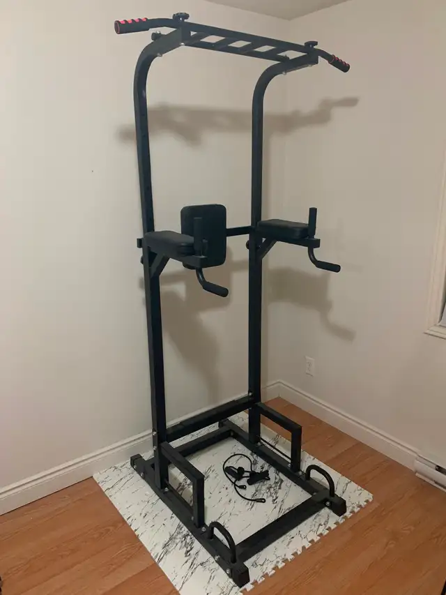 Power tower workout station in Exercise Equipment in Sudbury - Image 2