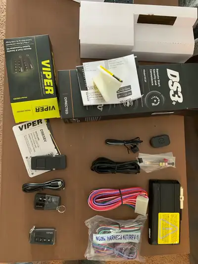2way viper DS3+ remote start with transmitters. Brand new received as warranty replacement from Voxx...