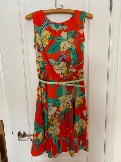 Women's Sleeveless Floral Dress, View more