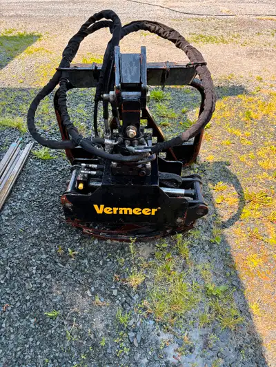 2023 Vermeer hydraulic rotating grapple head made for mini skid steer bobcat ditch witch or Vermeer...