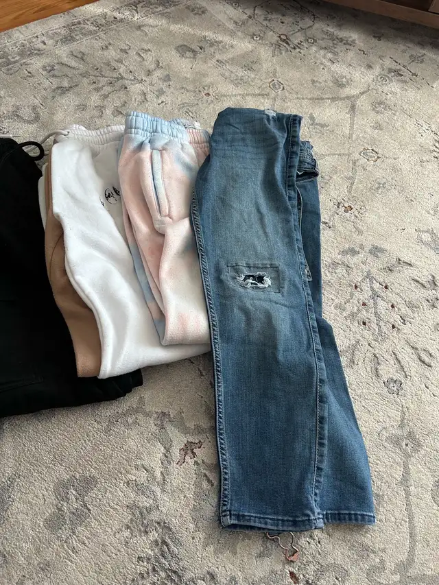  sweatpants and overalls  in Kids & Youth in Mississauga / Peel Region - Image 4