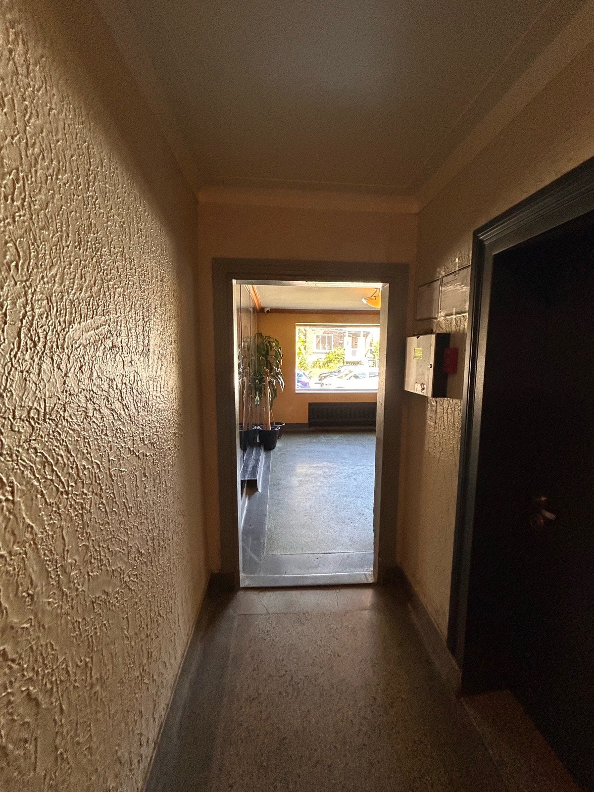 4650 Av. Clanranald — photo 3