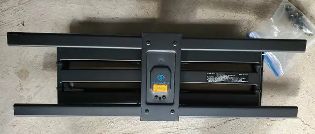TV mount frame  in TVs in Oakville / Halton Region - Image 4