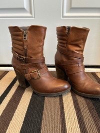 Steve Madden Cognac Booties, Size 6