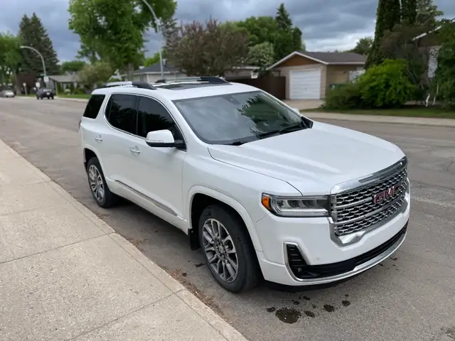 2023 GMC Acadi Denali596423536836628481