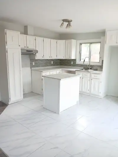 Spacious 2 Beds 2 Baths Apartment
