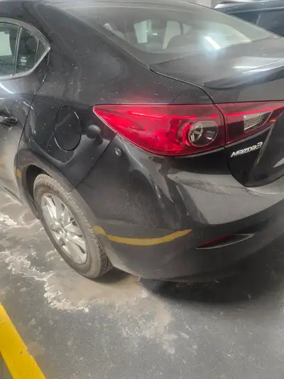 Selling 2015 mazda 3 Gs. Price is $8000. 167,140 kms. No Accidents on vehicle. Clean Carfax report....