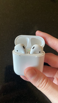 Apple AirPods 1st generation 