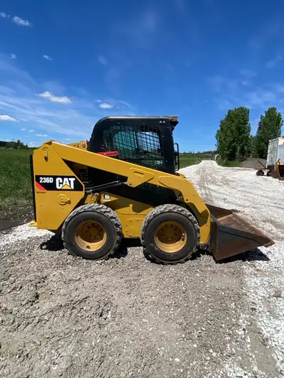 2016 Caterpillar 236D Skid Steer bobcat. This was a former CAT rental machine so it was on a rental...