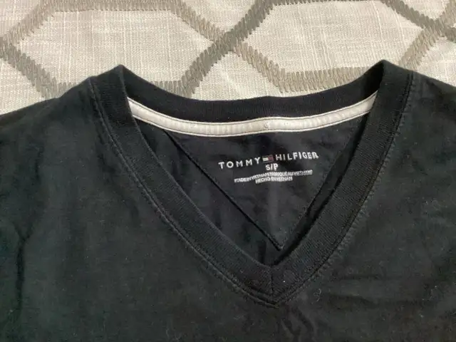 Tommy Hilfiger Black V-Neck T-Shirt - Women’s size S in Women's - Tops & Outerwear in Oshawa / Durham Region - Image 5