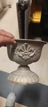 Flower pots metal made and paintable