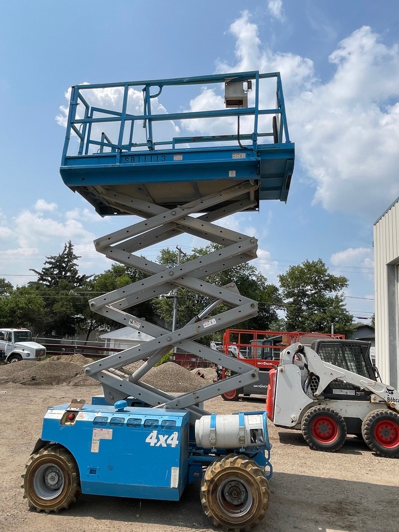 Skyjack and Genie scissor lifts for sale! Heavy Equipment Winnipeg Kijiji