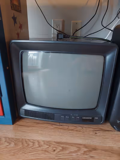 Selling a vintage 14" Magnasonic colour television, model GCT6012, manufactured in December 1992, pe...