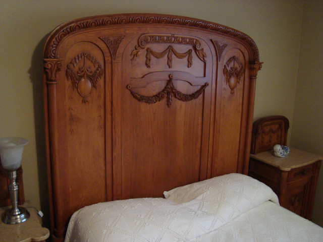 Antique Bedroom Set 5 pieces in Arts & Collectibles in Hamilton - Image 2