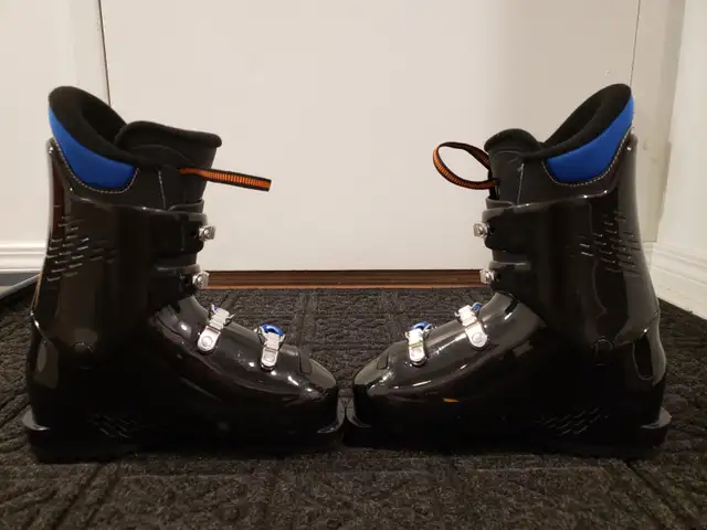 Kids ski boots for sale in Ski in Calgary - Image 5