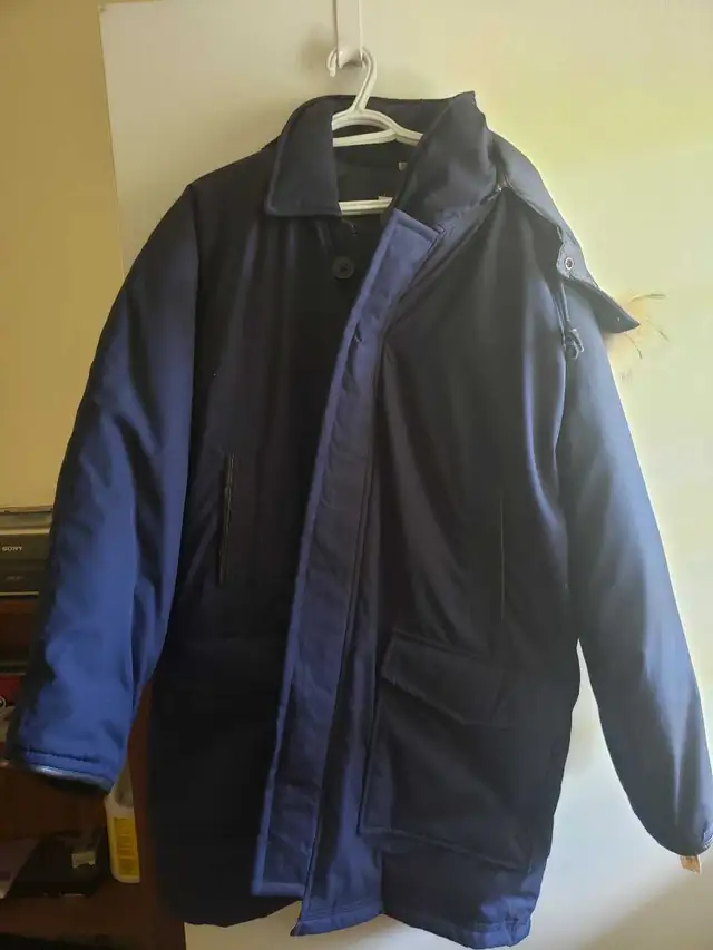 winter coat in Other in Winnipeg - Image 2