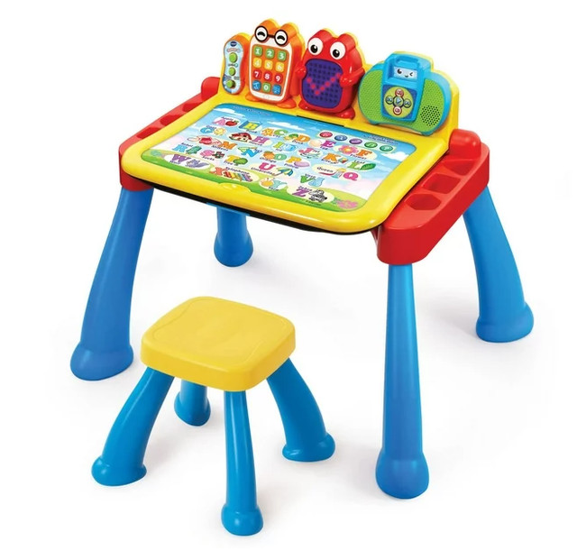 VTech Touch & Learn Activity Desk Deluxe-English Edition in Toys in City of Toronto