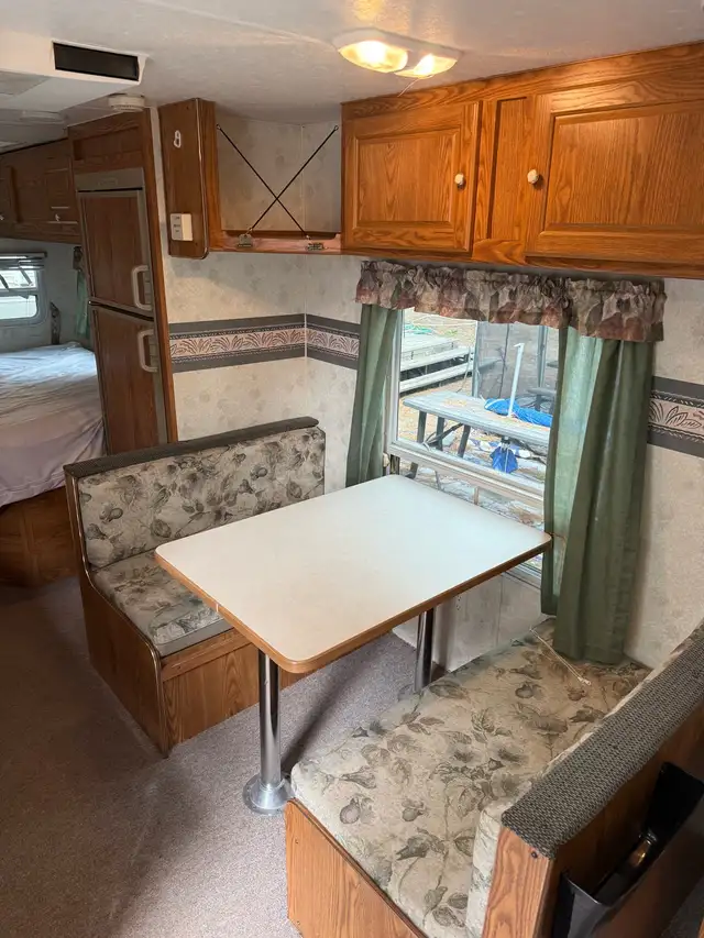 2002 Forest River Sierra Lite 22’ Trailer in Travel Trailers & Campers in Cranbrook - Image 8