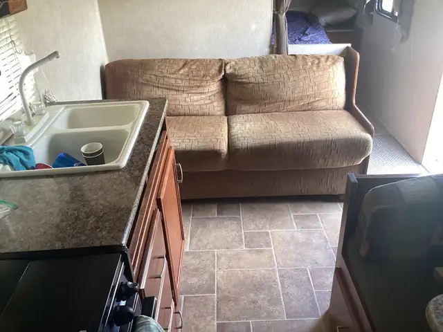 RV Trailer for sale 11900 in Travel Trailers & Campers in Kamloops - Image 5