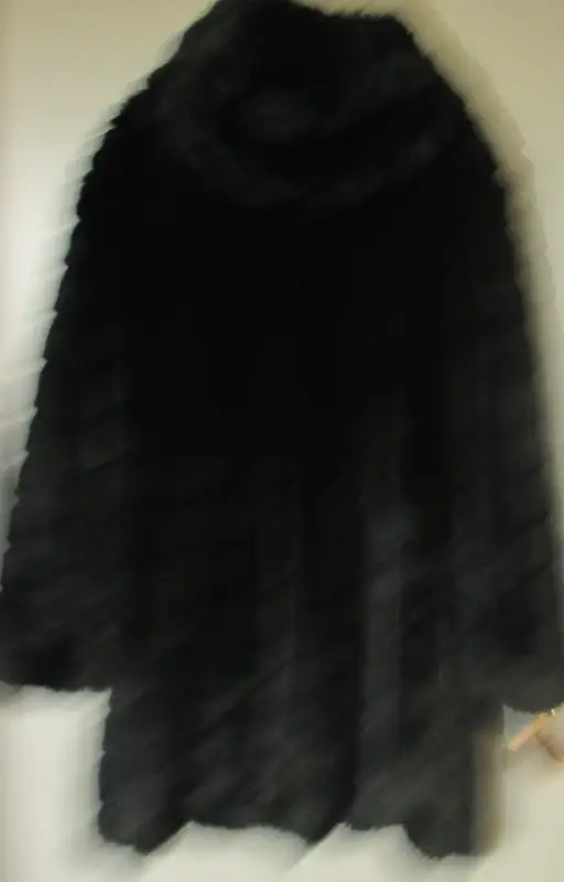 Woman’s Hooded Black Faux Fur Jacket Size Medium in Women's - Tops & Outerwear in City of Toronto - Image 4