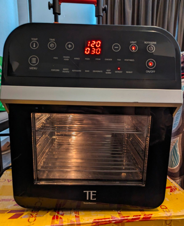Todd English Digital Air Fryer Oven lights up in Stoves, Ovens & Ranges in City of Toronto