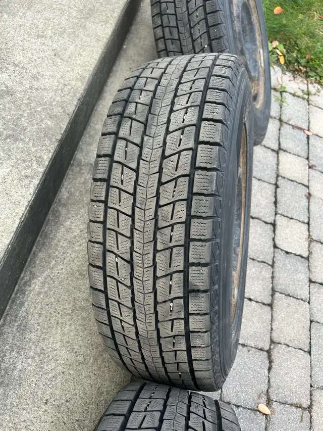 4 pneus hiver 215/70r16 sur jantes en acier rav 4 | Tires & Rims | West ...