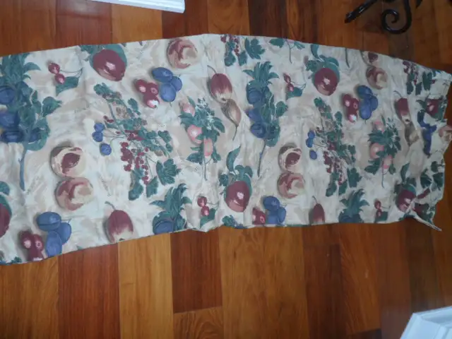 FLAT BED SHEET, ZIPPERED PILLOW CASES, SOFA COVERS & TABLE CLOTH in Home Décor & Accents in Markham / York Region - Image 8