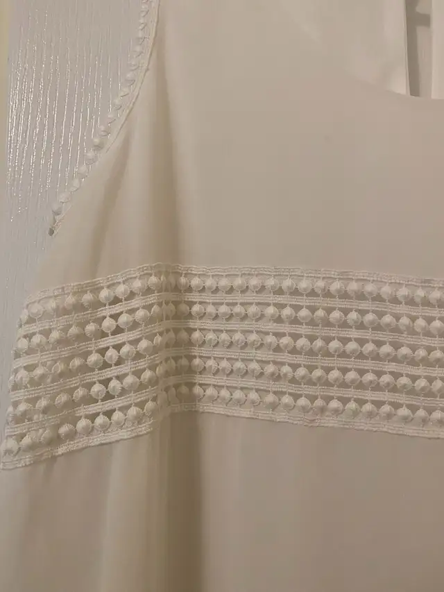 White midi length dress63654761355905121