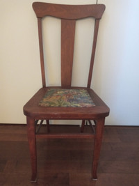 Chaise antique parfaite condition