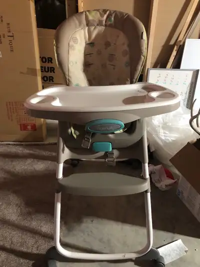 Selling kids high chair