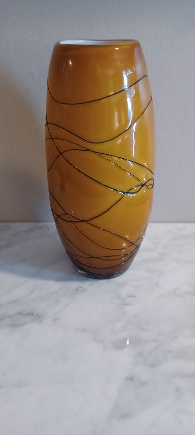 10.5"TYellow Hand-blown Art Glass Vase Applied Spaghetti Drizzle in Arts & Collectibles in Calgary