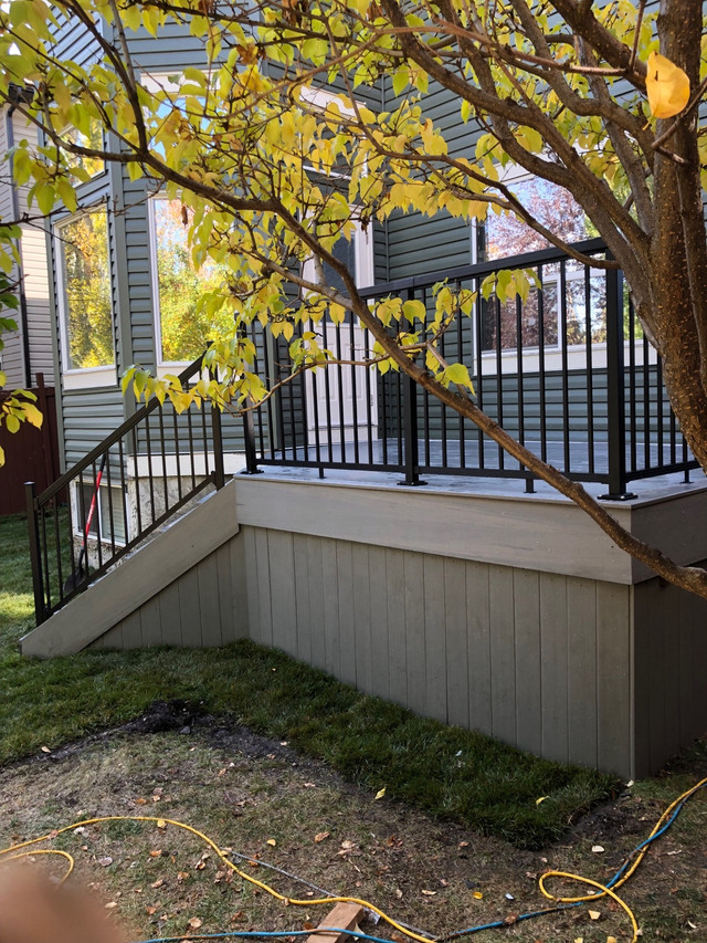 CUSTOM DECKS AND FENCES Sand Stain Build Repair in Fence, Deck, Railing & Siding in Calgary - Image 4