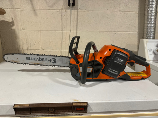 Husqvarna 540iXP Chainsaw - Used in Outdoor Tools & Storage in North Bay - Image 2