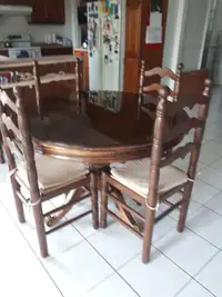 Solid Wood Oval Kitchen Table with 6 Chairs