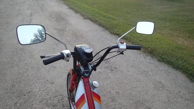 1980 Honda PA50cc moped in Scooters & Pocket Bikes in Saskatoon - Image 4