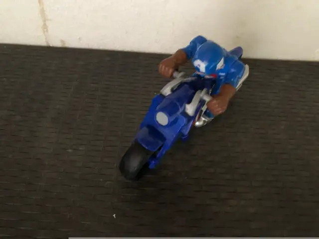 Marvel Super Hero Adventures Figures in Toys & Games in Mississauga / Peel Region - Image 5