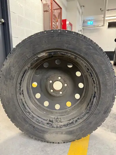 Set of four winter tires on rims in great condition. GSI-5 225/60R17 99T