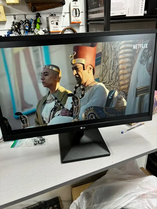 LG  24MK430H-B 24''  in Monitors in Cambridge - Image 5