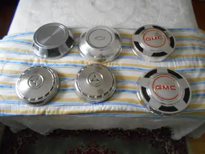 Vintage hubcaps. Very good condition. Make a reasonable offer for all or choose what you want.