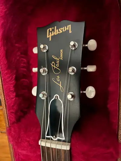 2019 Junior Tribute DC Cherry finish Comes with the original black bell truss rod cover, ungraded bl...